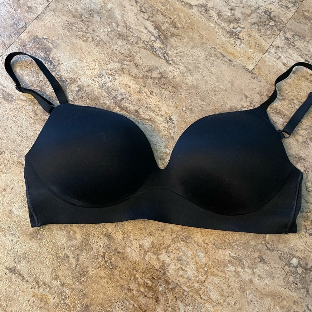Victoria’s Secret incredible wireless push up 36C